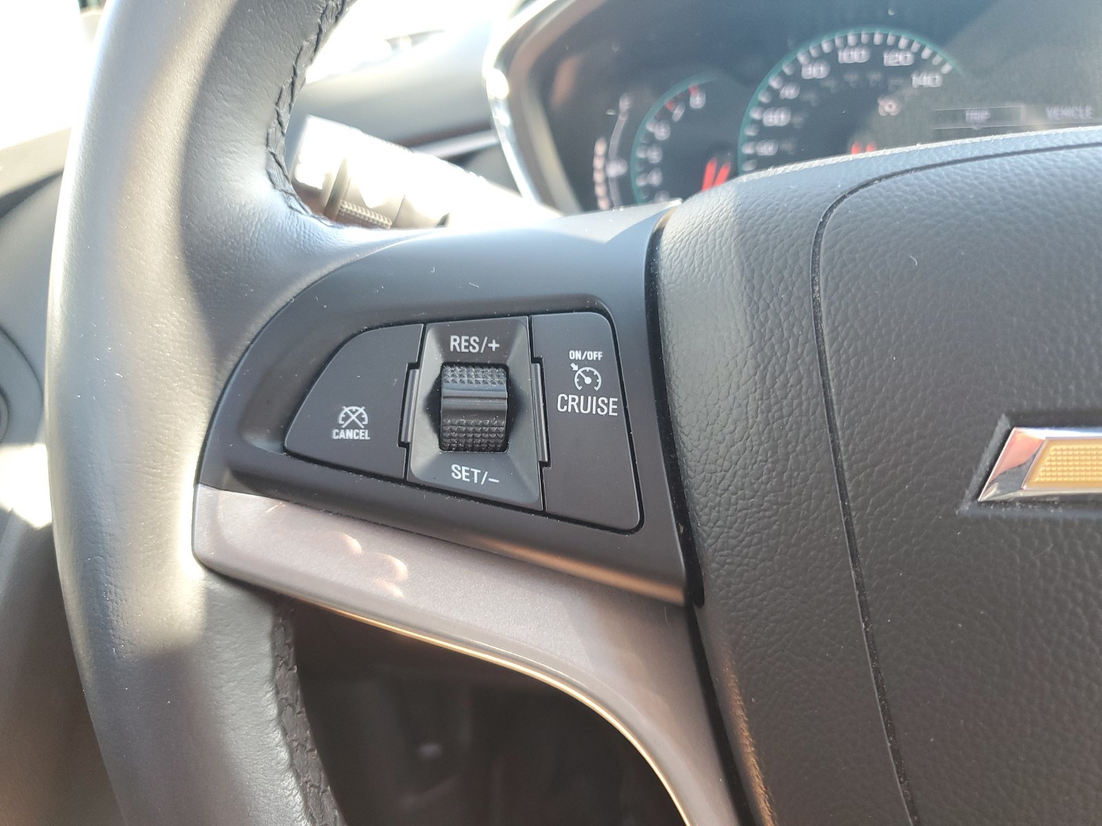 Used 2020 Chevrolet Trax LT w/ LT Convenience Package FWD image 21