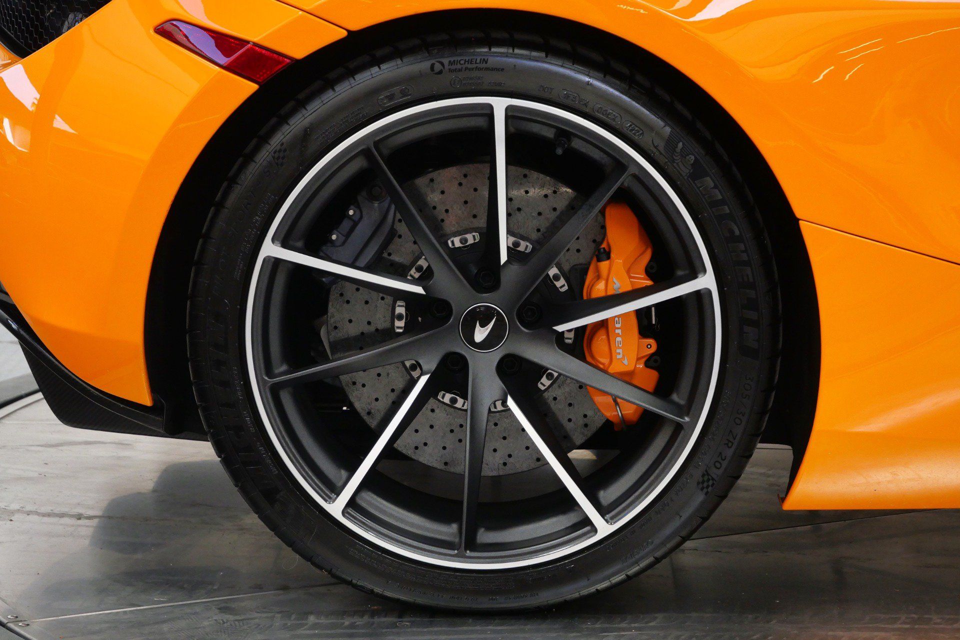 Used 2022 McLaren 720S Performance RWD image 38