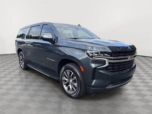 Used 2021 Chevrolet Suburban LT w/ Rear Media and Nav Package image 4