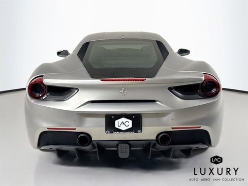 Used 2016 Ferrari 488 GTB image 7