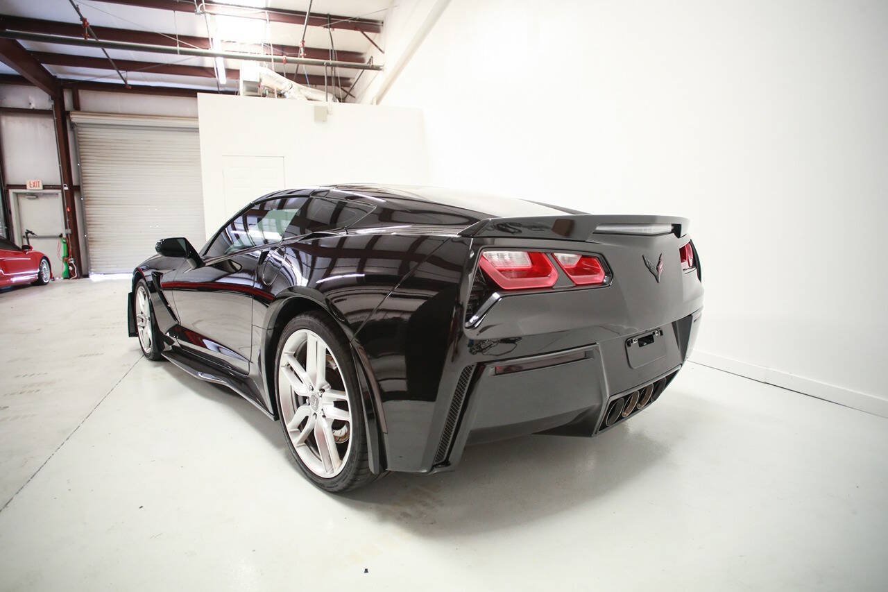 Used 2018 Chevrolet Corvette Stingray Coupe w/ Carbon Flash Badge Package RWD image 4