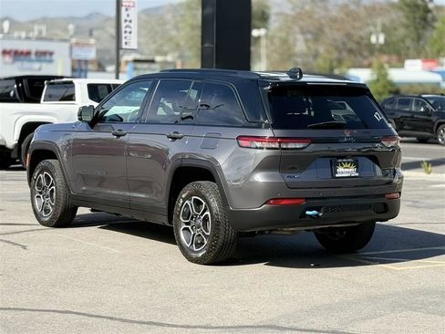 Used 2022 Jeep Grand Cherokee Trailhawk AWD/4WD image 5