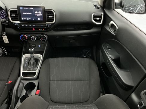 Used 2021 Hyundai Venue SE FWD image 28