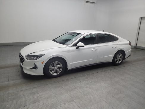 Used 2020 Hyundai Sonata SE FWD image 2