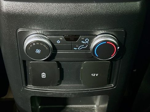 Used 2021 Ford Explorer XLT RWD image 22