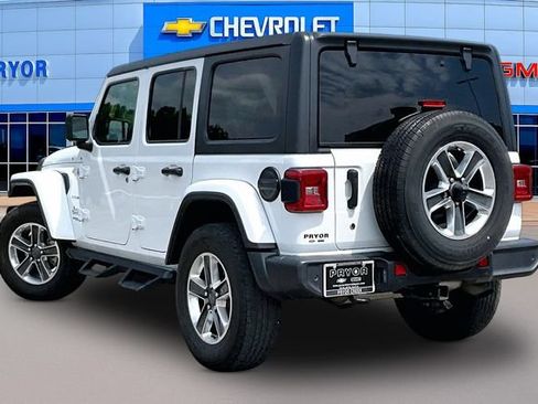 Used 2019 Jeep Wrangler Unlimited Sahara w/ Safety Group AWD/4WD image 4