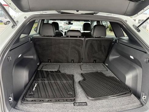 Certified 2025 Volkswagen Atlas Cross Sport SE image 28