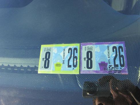 Used 2015 Chrysler 200 Limited w/ Convenience Group image 5