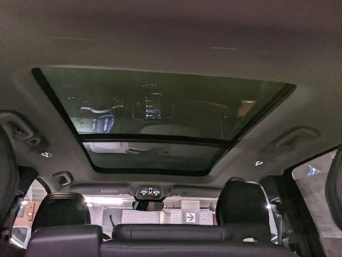 Certified 2025 Volvo XC90 T8 Plus w/ Protection Package Premier image 13