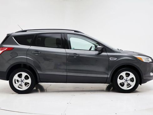 Used 2016 Ford Escape SE w/ Equipment Group 201A AWD/4WD image 3