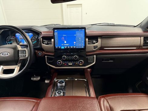 Used 2024 Ford Expedition Max Limited AWD/4WD image 18