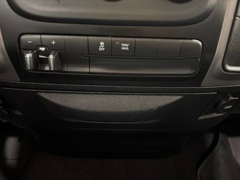 Used 2018 RAM 1500 Express AWD/4WD image 37