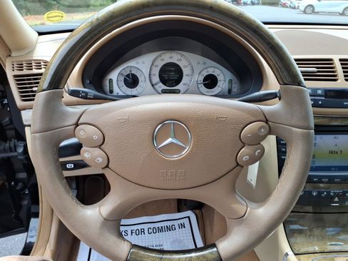 Used 2007 Mercedes-Benz E 350 Sedan image 24