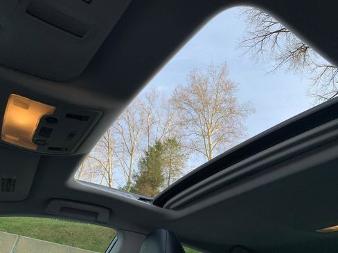 Used 2014 Lexus ES 300h w/ Luxury Package w/Bamboo Trim image 24