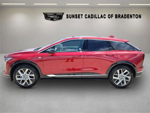 New 2026 Cadillac Optiq Luxury 1 w/ LPO, Floor Liner Package RWD image 7