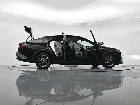 Used 2025 Kia K4 FWD image 53