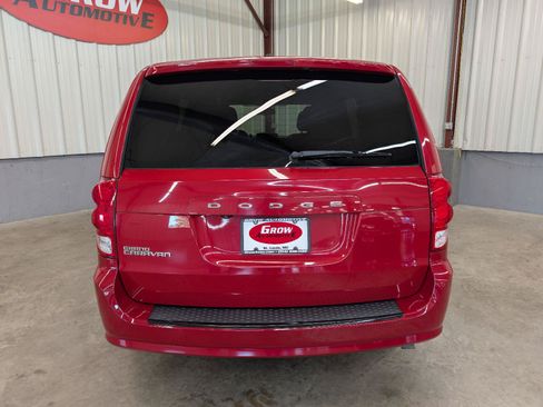Used 2016 Dodge Grand Caravan SXT FWD image 11