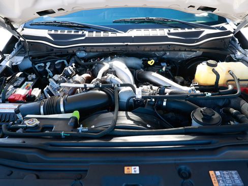 Used 2021 Ford F350 Lariat w/ Lariat Ultimate Package image 23