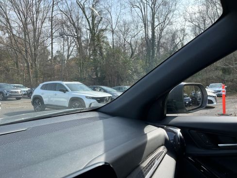 Used 2025 Chevrolet Equinox LT image 36