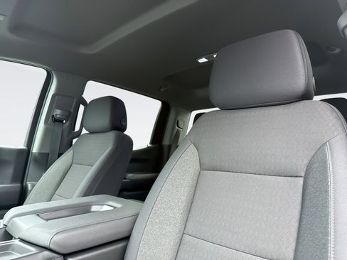 Used 2026 Chevrolet Silverado 1500 Custom Trail Boss w/ LPO, Dark Essentials Package image 9