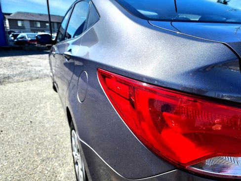 Used 2015 Hyundai Accent GLS image 33