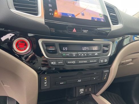 Certified 2017 Honda Pilot Touring image 20