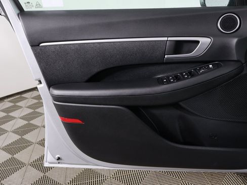 Certified 2025 Hyundai Sonata SE image 18