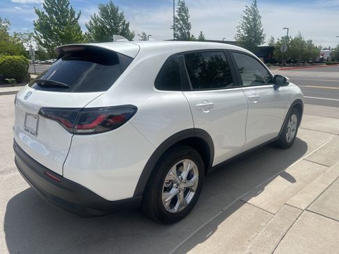 Certified 2025 Honda HR-V LX image 5