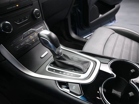 Used 2018 Ford Edge SEL w/ Equipment Group 201A FWD image 17