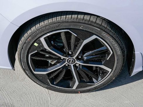 New 2024 Nissan Altima 2.5 SR w/ SR Premium Package FWD image 7