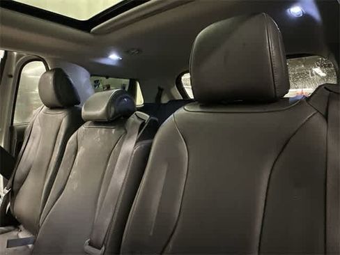 Used 2025 Kia Carnival SX image 19