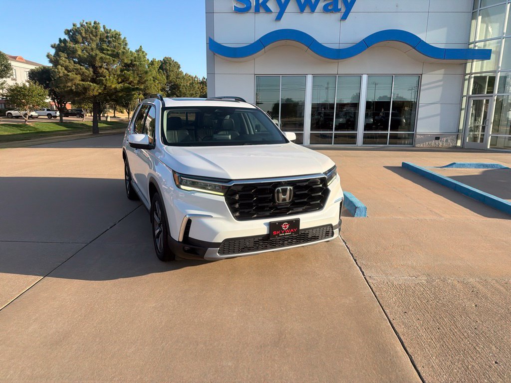 Used 2023 Honda Pilot Elite image 4