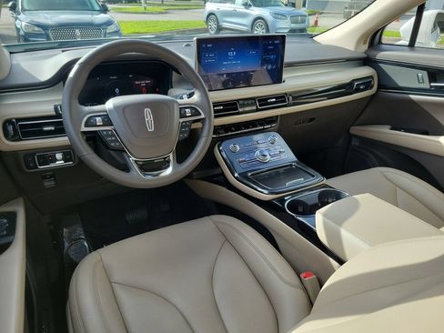 Certified 2023 Lincoln Nautilus FWD image 11
