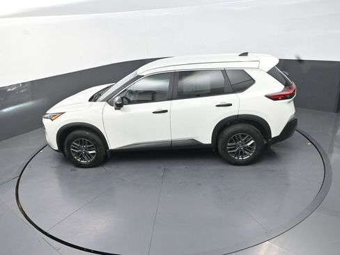 Used 2023 Nissan Rogue S FWD image 17
