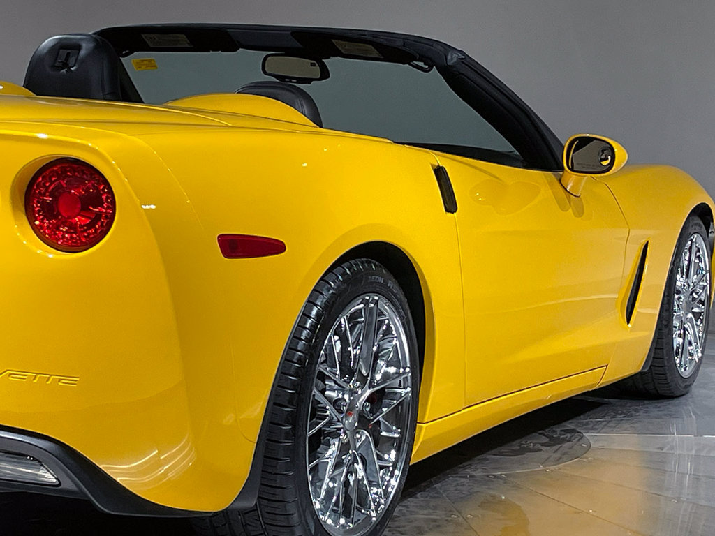 Used 2005 Chevrolet Corvette Convertible w/ Preferred Equipment Group RWD image 29