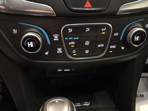 Certified 2019 Chevrolet Equinox Premier image 30