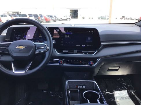 Used 2025 Chevrolet Equinox LT w/ Convenience Package II AWD/4WD image 22