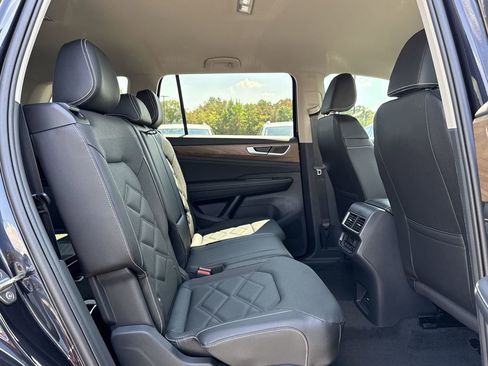 New 2026 Volkswagen Atlas SE image 16