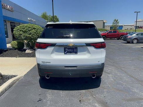 Used 2023 Chevrolet Traverse LT FWD image 7