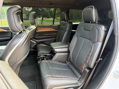 Used 2023 Jeep Grand Cherokee L Summit AWD/4WD image 26