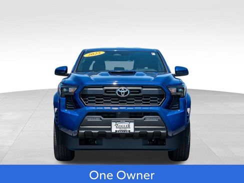 Certified 2025 Toyota Tacoma TRD Sport AWD/4WD image 2