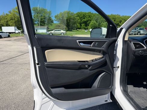 Used 2018 Ford Edge SEL w/ Equipment Group 201A AWD/4WD image 16