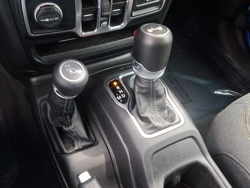 Used 2024 Jeep Wrangler Unlimited Sport AWD/4WD image 14