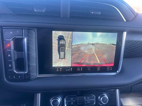 Used 2024 GMC Yukon XL Denali w/ Advanced Technology Package image 26