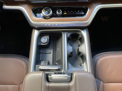 Used 2025 Ford Expedition Max King Ranch image 19