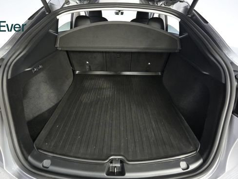 Used 2025 Tesla Model Y Long Range AWD/4WD image 8