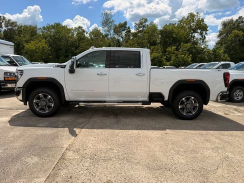New 2026 GMC Sierra 2500 SLT AWD/4WD image 2