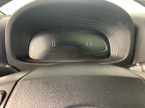 Used 2024 Hyundai Venue SEL FWD image 22
