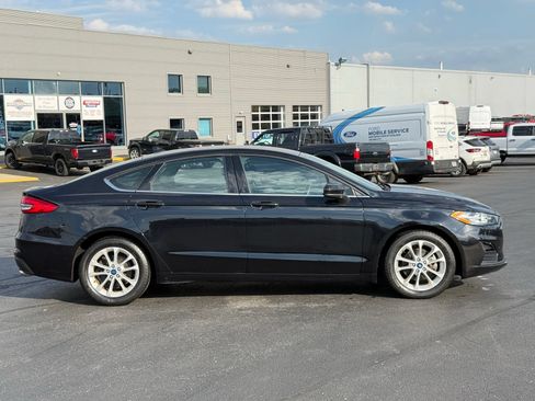Used 2020 Ford Fusion SE FWD image 3