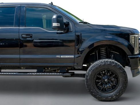 Used 2019 Ford F250 Lariat w/ Lariat Ultimate Package AWD/4WD image 7